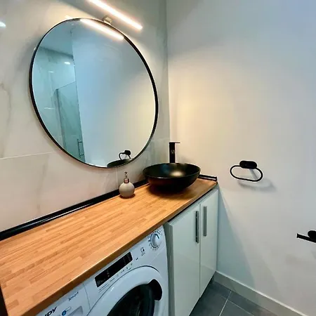 Piso Picasso, Modern In The Heart Of *